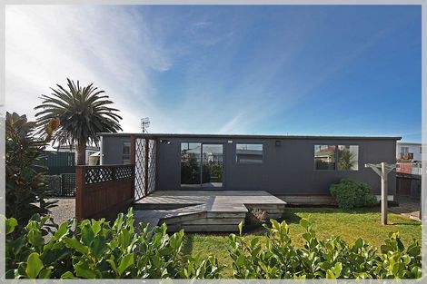 Photo of property in 15a Roore Street, Foxton Beach, Foxton, 4815