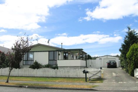 Photo of property in 10 Memphis Grove, Totara Park, Upper Hutt, 5018