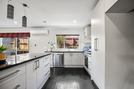 Photo of property in 64 Magellan Rise, Flagstaff, Hamilton, 3210