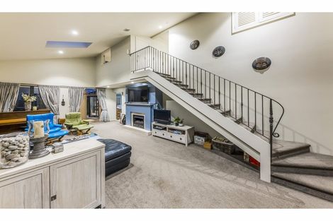 Photo of property in 25 Bridgefield Crescent, Flat Bush, Auckland, 2016