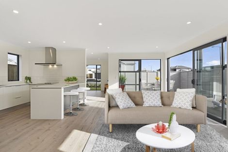 Photo of property in 9 Vincent Mcgrath Crescent, Swanson, Auckland, 0614