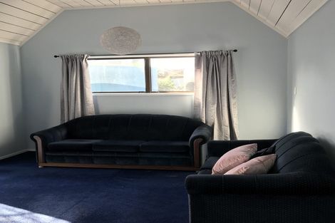 Photo of property in 3 Sarah Street, Waikawa Beach, Levin, 5573