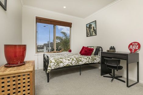 Photo of property in 17 West Hoe Heights, Orewa, 0931