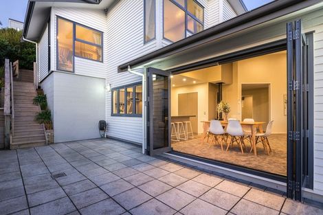 Photo of property in 6 Seascape View, Paremata, Porirua, 5024