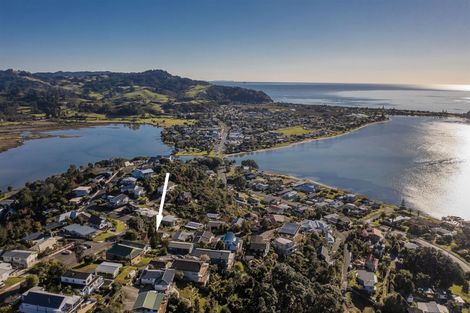 Photo of property in 1 Pine Grove, Tairua, 3508