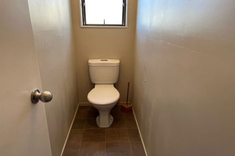 Photo of property in 4/1 Rebecca Rise, Weymouth, Auckland, 2103