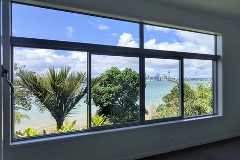 Photo of property in 41 Norwood Road, Bayswater, Auckland, 0622