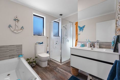 Photo of property in 5 Gaynor Way, Te Puke, 3119