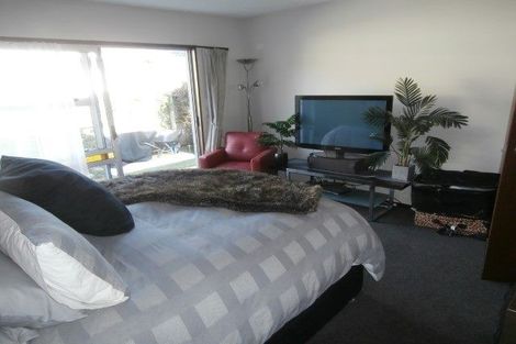 Photo of property in 1/5 Salford Avenue, Redwood, Christchurch, 8051