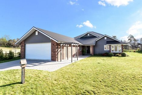 Photo of property in 18 Mahy Way, Leamington, Cambridge, 3432