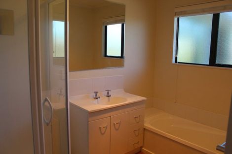 Photo of property in 92 Parnell Heights, Kelvin Grove, Palmerston North, 4414