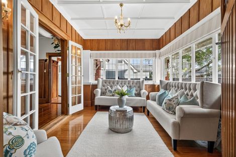 Photo of property in 207 Hurstmere Road, Takapuna, Auckland, 0622