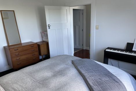 Photo of property in 82 Moana Road, Kelburn, Wellington, 6012