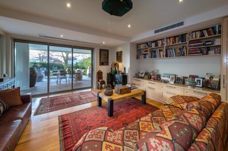 Photo of property in 28 Kennedy Crescent, Wanaka, 9305