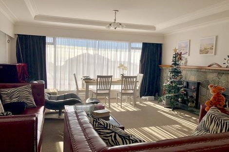 Photo of property in 44 Bleakhouse Road, Howick, Auckland, 2014