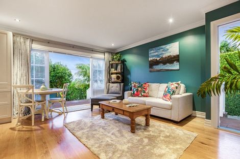 Photo of property in 13 Stanley Point Road, Stanley Point, Auckland, 0624