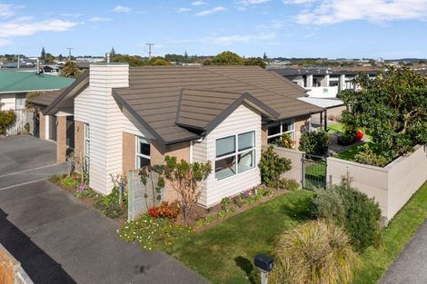 Photo of property in 2 Keene Drive, Bell Block, New Plymouth, 4312