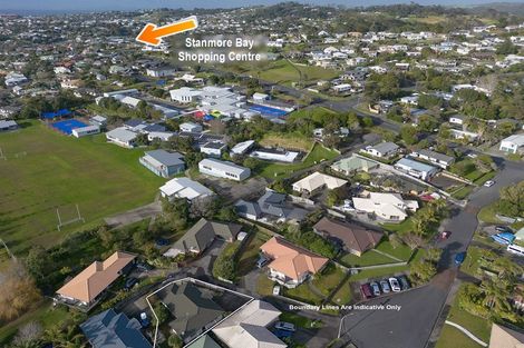 Photo of property in 1/20 Greta Place, Stanmore Bay, Whangaparaoa, 0932