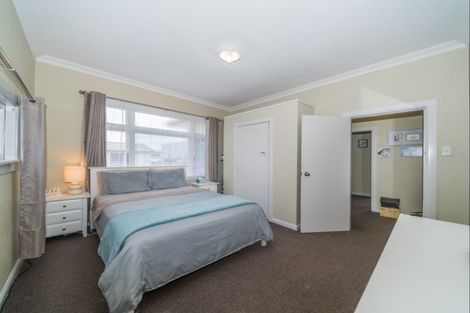 Photo of property in 20 Milson Line, Roslyn, Palmerston North, 4414
