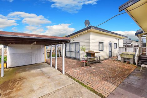 Photo of property in 37 Templeton Place, Clendon Park, Auckland, 2103