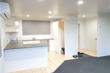 Photo of property in 10 Piriti Place, Weymouth, Auckland, 2103