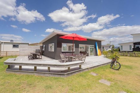 Photo of property in 107 Taupata Way, Matarangi, Whitianga, 3592