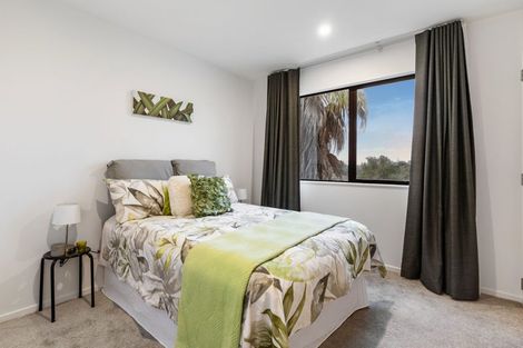 Photo of property in 64a Rosewarne Crescent, Glendene, Auckland, 0602