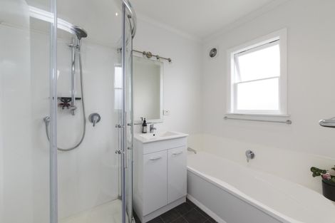 Photo of property in 7 Saint Albans Avenue, Hokowhitu, Palmerston North, 4410