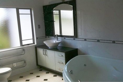 Photo of property in 9 Graceview Way, West Harbour, Auckland, 0618