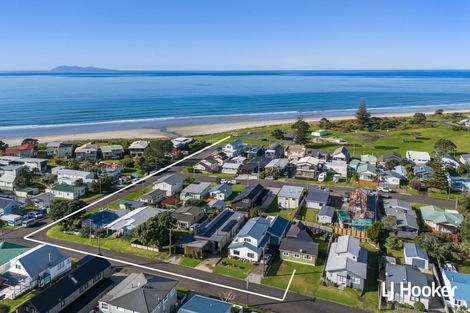 Photo of property in 12 Marine Avenue, Waihi Beach, 3611