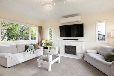 Photo of property in 26 Forest Lake Road, Forest Lake, Hamilton, 3200