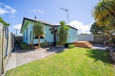Photo of property in 51 Fitzroy Road, Fitzroy, New Plymouth, 4312