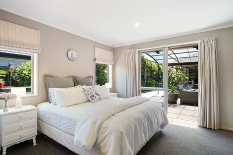 Photo of property in 8 Hoihere Place, Parklands, Christchurch, 8083