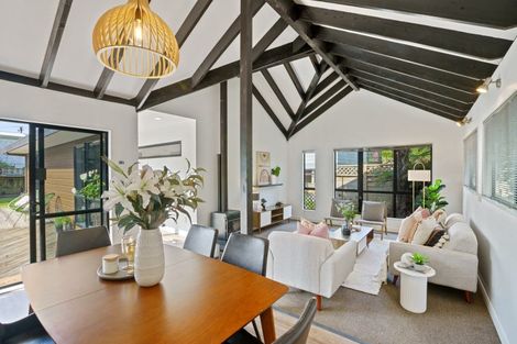 Photo of property in 18 Makora Road, Otaihanga, Paraparaumu, 5036