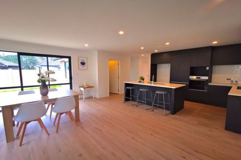 Photo of property in 12 Ropere Street, Kumeu, 0810