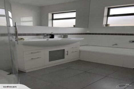 Photo of property in 2 Sophies Way, Papamoa Beach, Papamoa, 3118