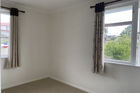 Photo of property in 1/8 Valdale Road, Henderson, Auckland, 0610
