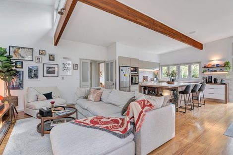Photo of property in 12 Leatham Avenue, Strandon, New Plymouth, 4312