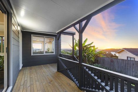 Photo of property in 9 Gillan Place, Bayview, Auckland, 0629