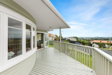 Photo of property in 1 Rubens Lane, West Harbour, Auckland, 0618