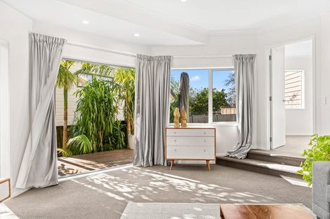 Photo of property in 7a Justin Place, Te Atatu Peninsula, Auckland, 0610