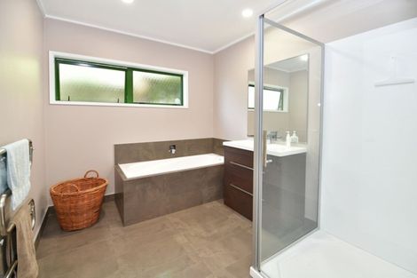 Photo of property in 18 Whale Cove, Stanmore Bay, Whangaparaoa, 0932