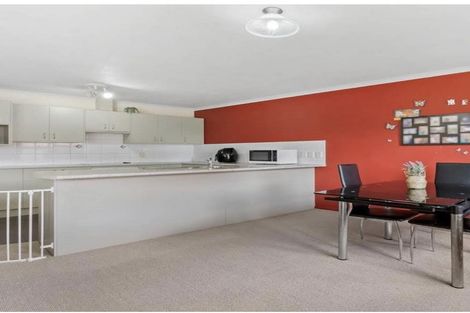 Photo of property in 4 Lime Crescent, Papakura, 2110