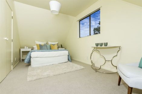 Photo of property in 9a Hanlon Crescent, Narrow Neck, Auckland, 0624