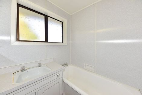 Photo of property in 24 Greenhurst Street, Sockburn, Christchurch, 8042