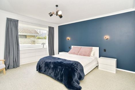 Photo of property in 2/2 Valley Road, Cashmere, Christchurch, 8022