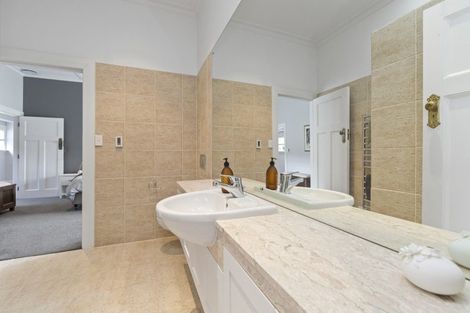 Photo of property in 998 Peak Road, Helensville, 0875