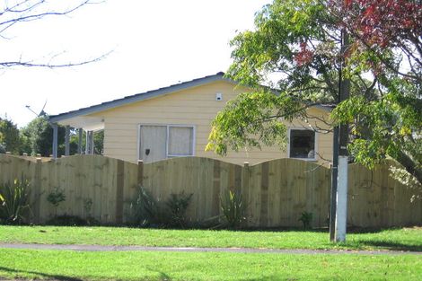 Photo of property in 92c Beach Road, Te Atatu Peninsula, Auckland, 0610