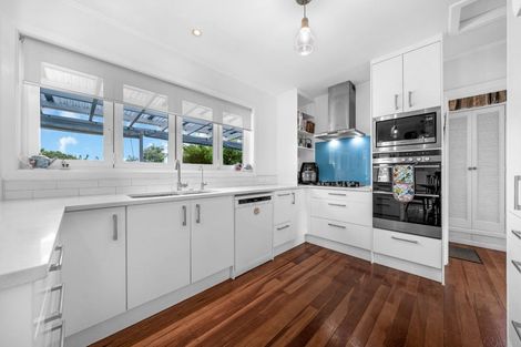 Photo of property in 43 Waimumu Road, Massey, Auckland, 0614