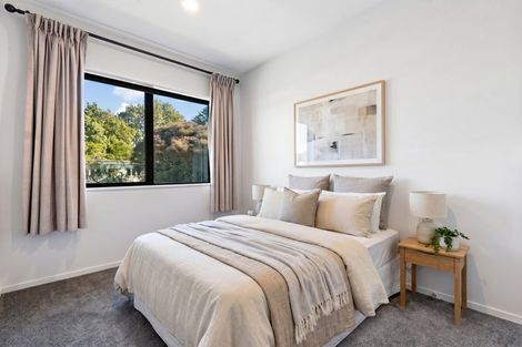 Photo of property in 33b Wairau Road, Forrest Hill, Auckland, 0627